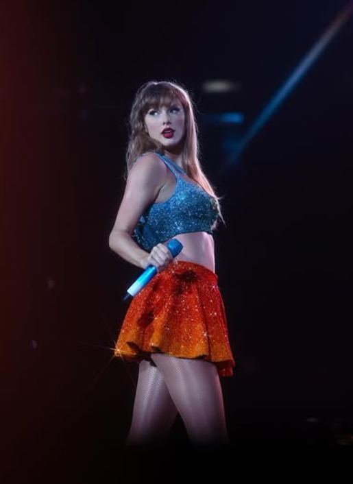 Taylor Swift perfoming