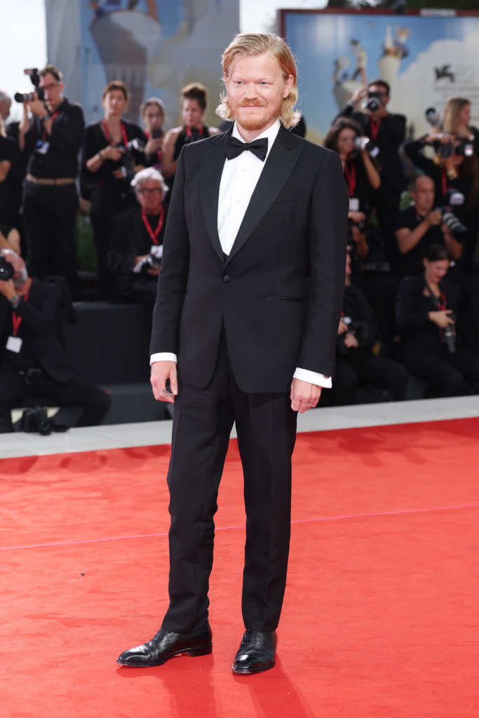 Jesse Plemons on the red carpet