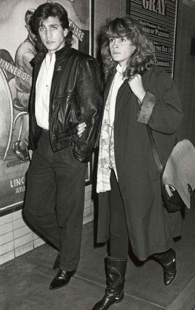 a younger Eric Roberts and Julia Roberts