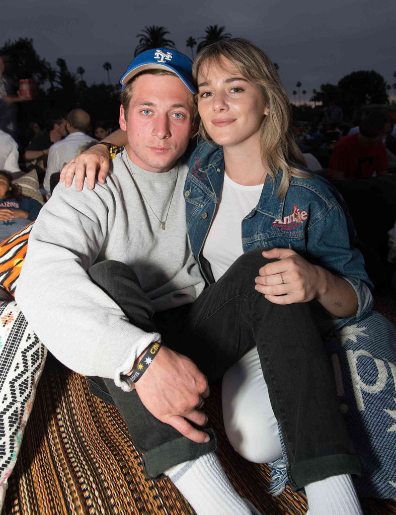 Jeremy Allen White and Addison Timlin