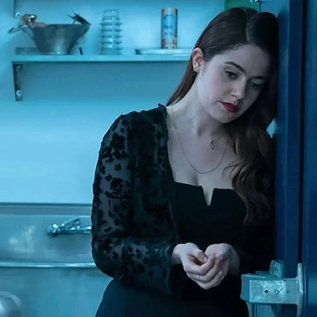 Molly Gordon as the character Claire Dunlap in a scene from the television series The Bear.