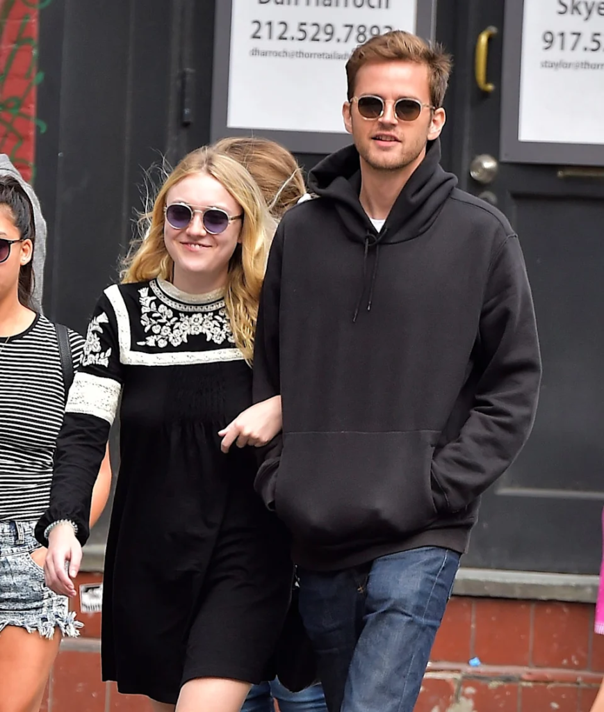 Dakota Fanning and Jamie Strachan