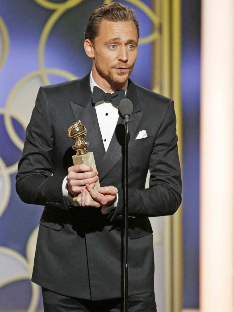 Tom Hiddleston receiving his Golden Globe