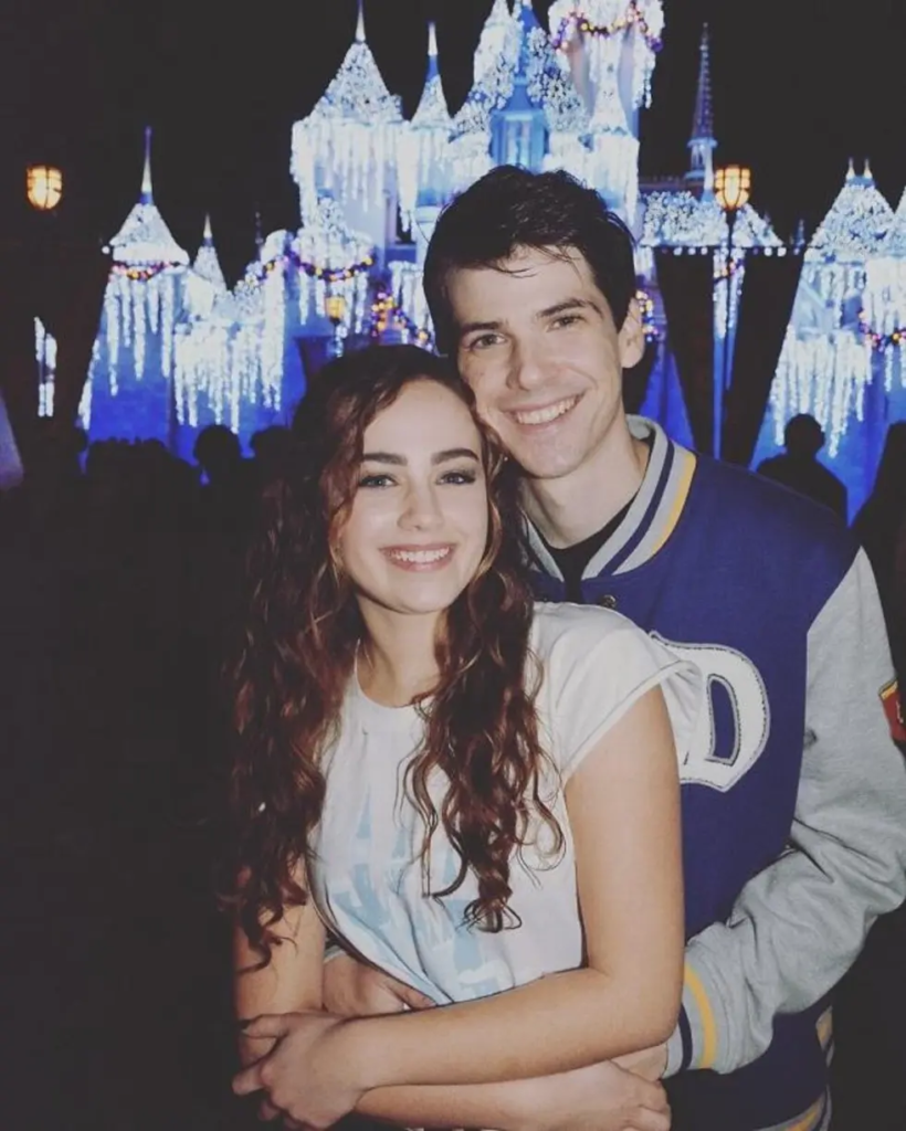 Mary Mouser and Brett Pierce