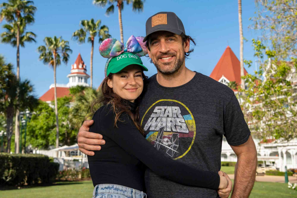 Shailene Woodley and Aaron Rodgers