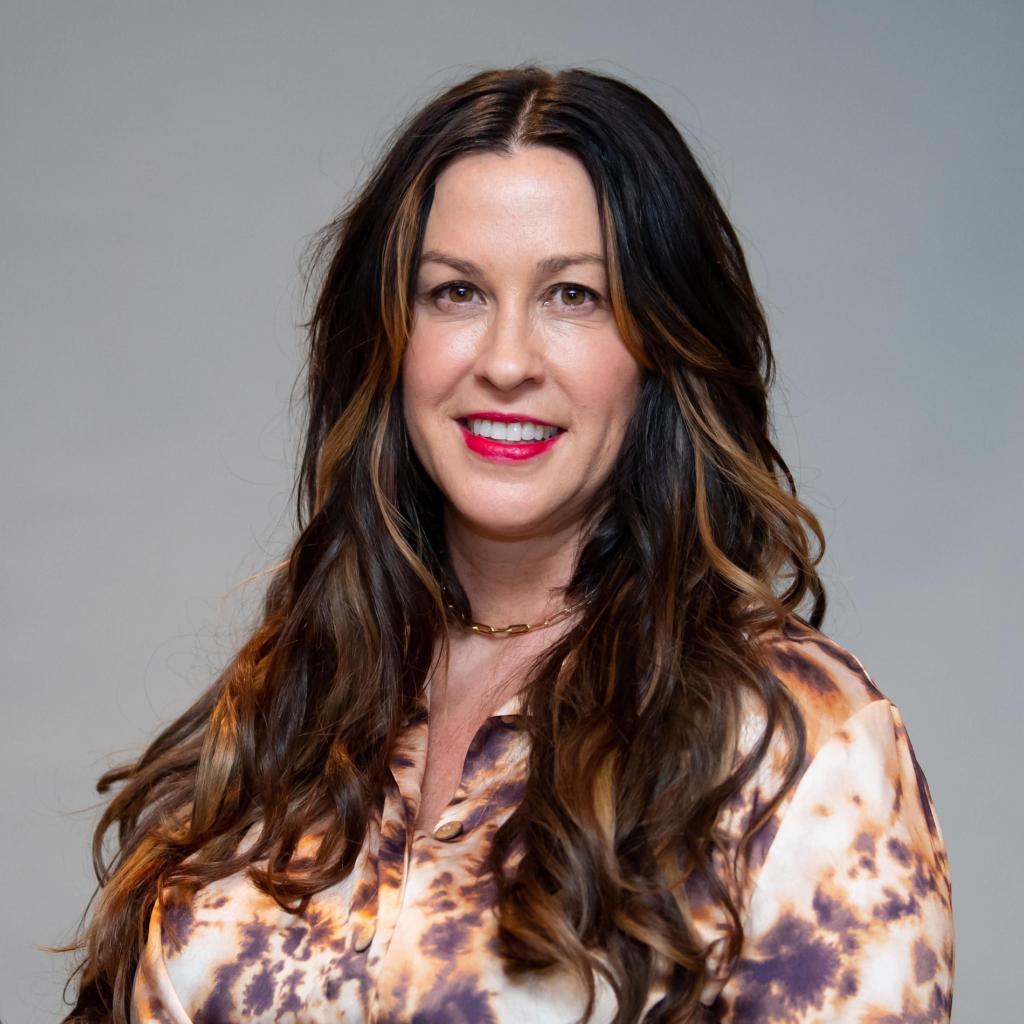 Alanis Morissette smiling