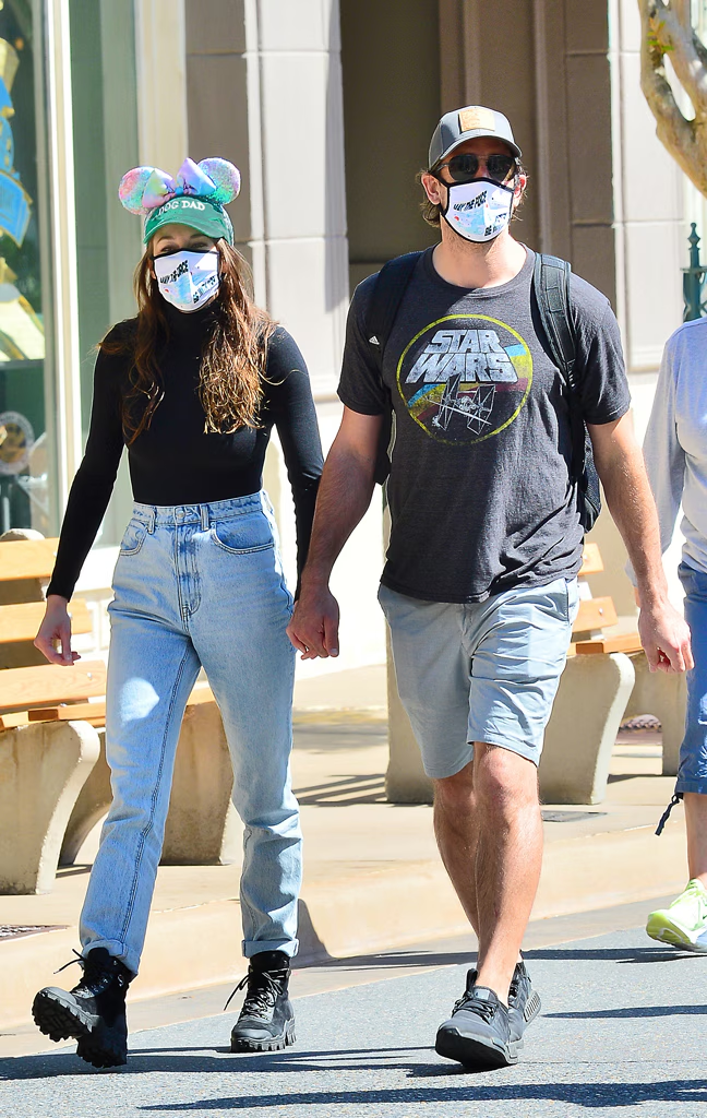 Aaron Rodgers and Shailene Woodley