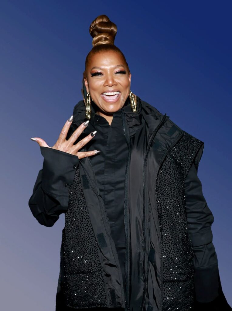 Queen Latifah smiling