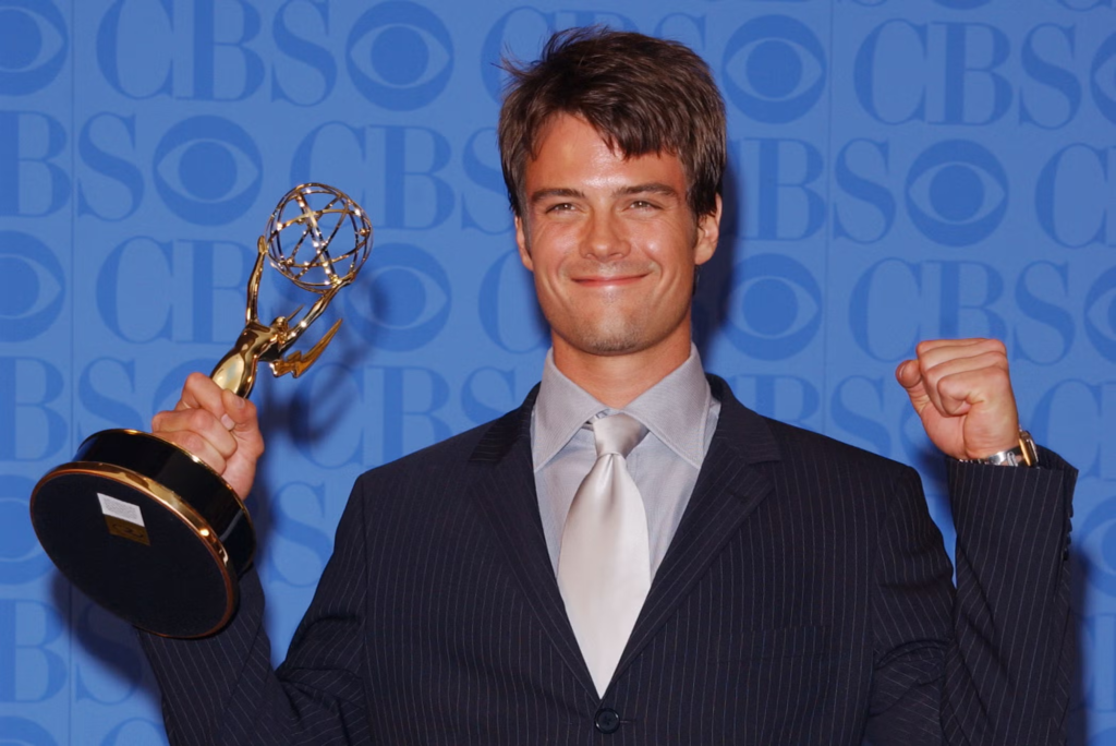 actor Josh Duhamel holding a trophy at the 29th Annual Daytime Emmy Awards on May 17, 2002
