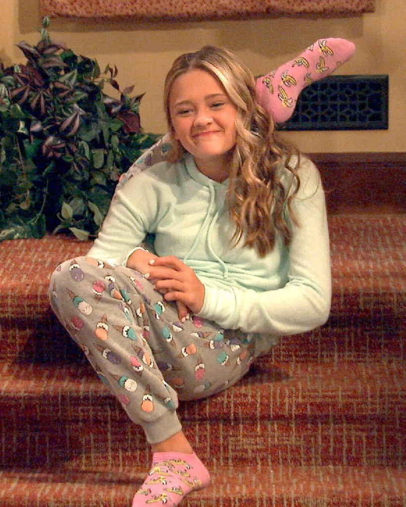 Lizzy Greene posing as the character Dawn Harper from the Nickelodeon television series Nicky, Ricky, Dicky & Dawn