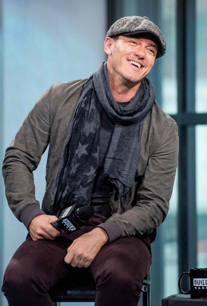 Luke Evans smiling