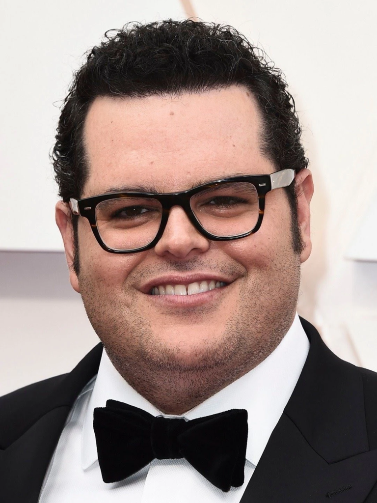 Josh Gad smiling