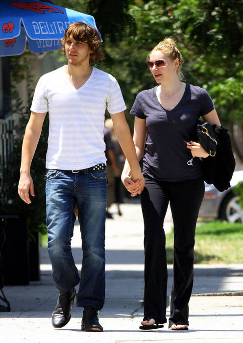 Laura Prepon and Scott Michael Foster