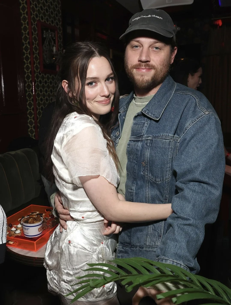 Victoria Pedretti and Ethan Delorenzo