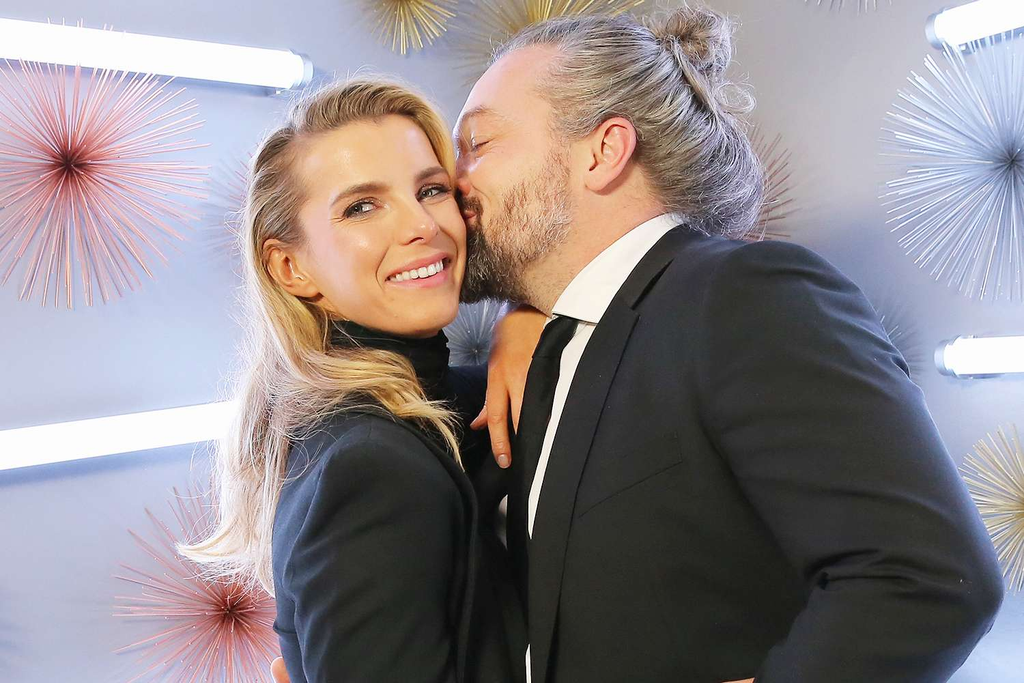 Betty Gilpin and Cosmo Pfeil