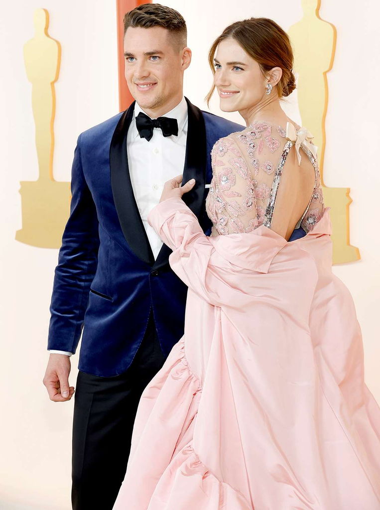 Allison Williams and Alexander Dreymon